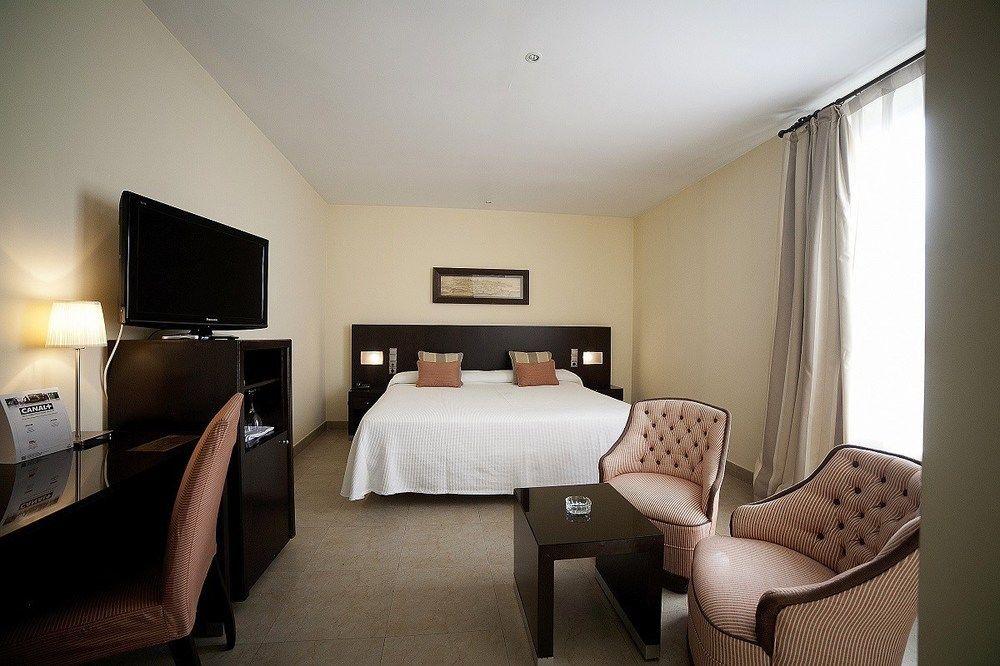 Hotel El Meson 토리호스 외부 사진