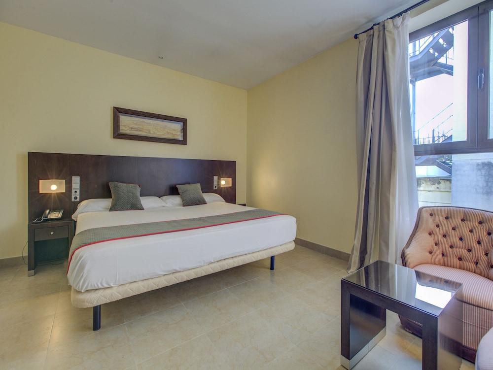 Hotel El Meson 토리호스 외부 사진