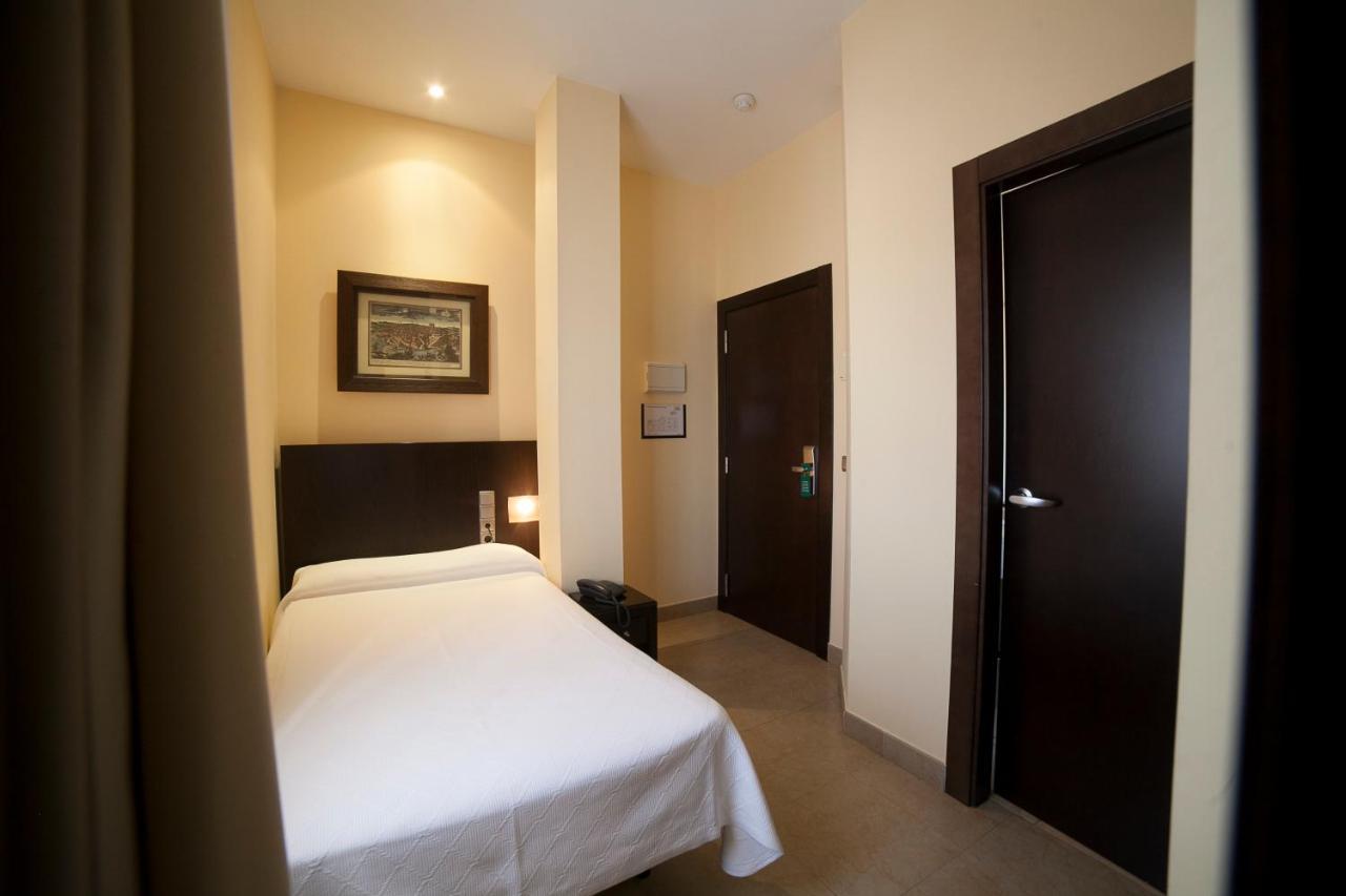 Hotel El Meson 토리호스 외부 사진