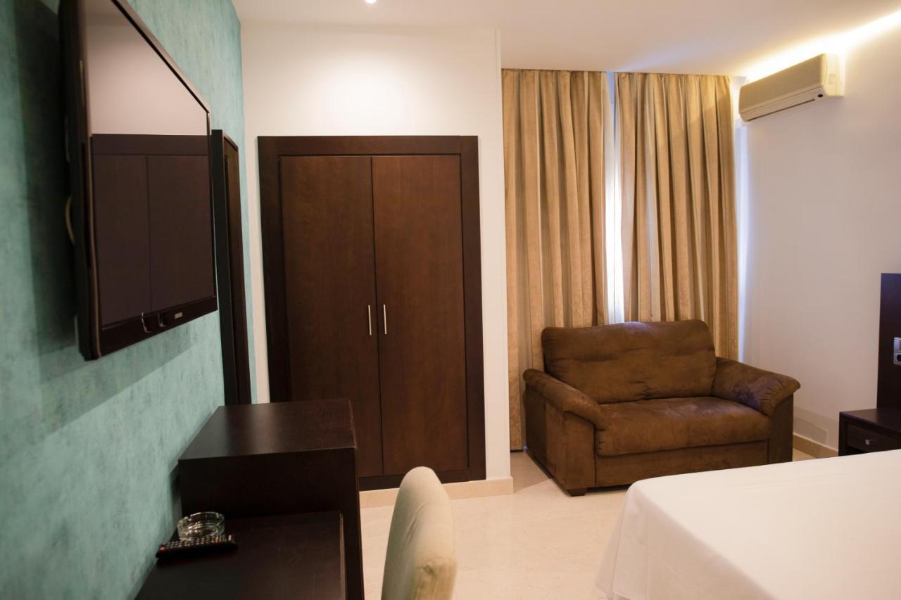 Hotel El Meson 토리호스 외부 사진